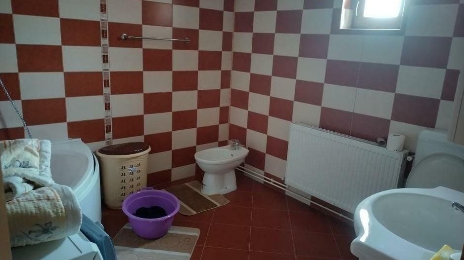 Casa de vanzare in Sanpetru cu 650mp teren - Poză 9