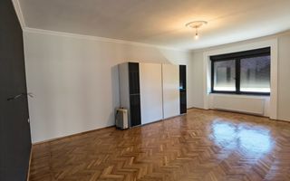 Casa ultracentral Periam - Poză 1