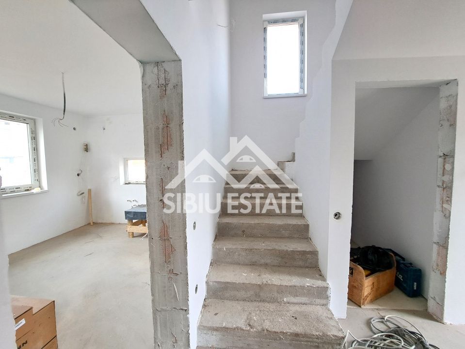 Casa Selimbar 4 camere, 2 bai, terasa, curte si magazie - Poză 14