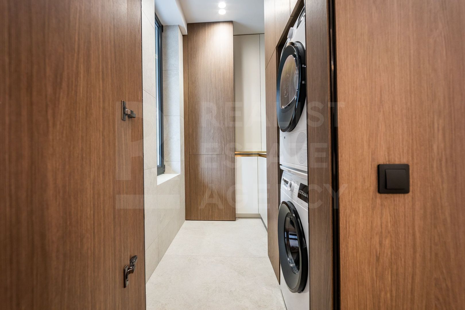 Chirie, apartament, 4 camere, Strada Universității, Centru - Poză 22