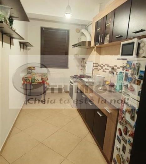 Apartament 3 camere Semidecomandat zona Valea Lupului 78000 euro - Poză 3