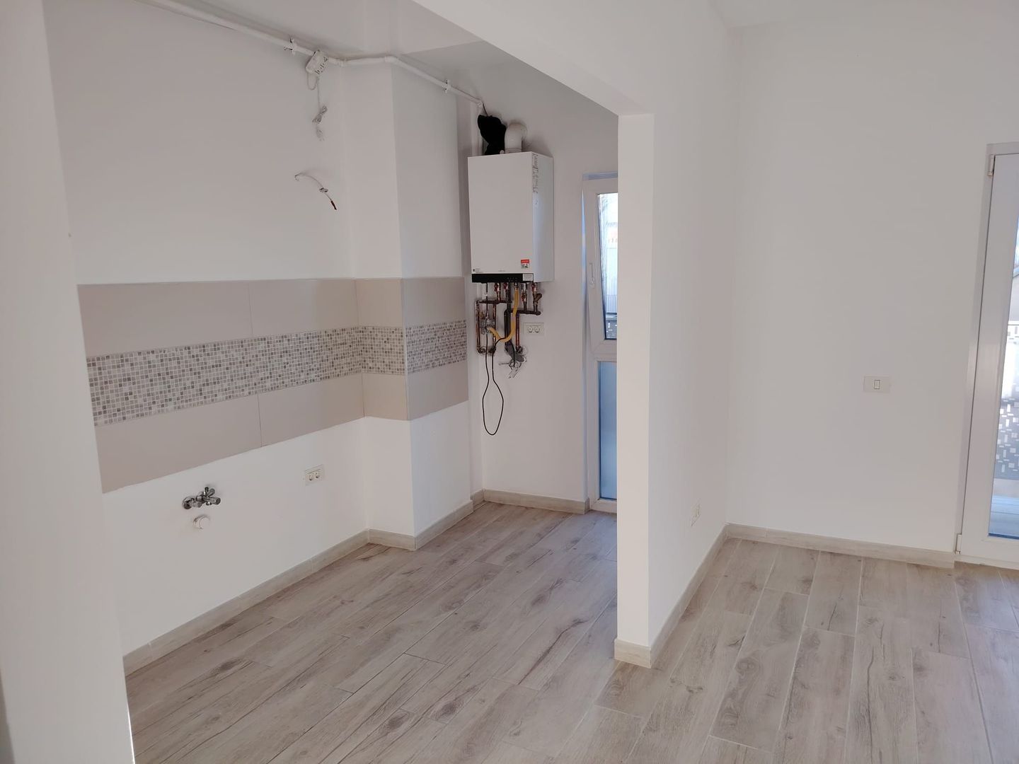 Sud Plaza | 1 Cameră | Bloc Nou | Etaj 2 | Balcon | 41,8 mp - Poză 1
