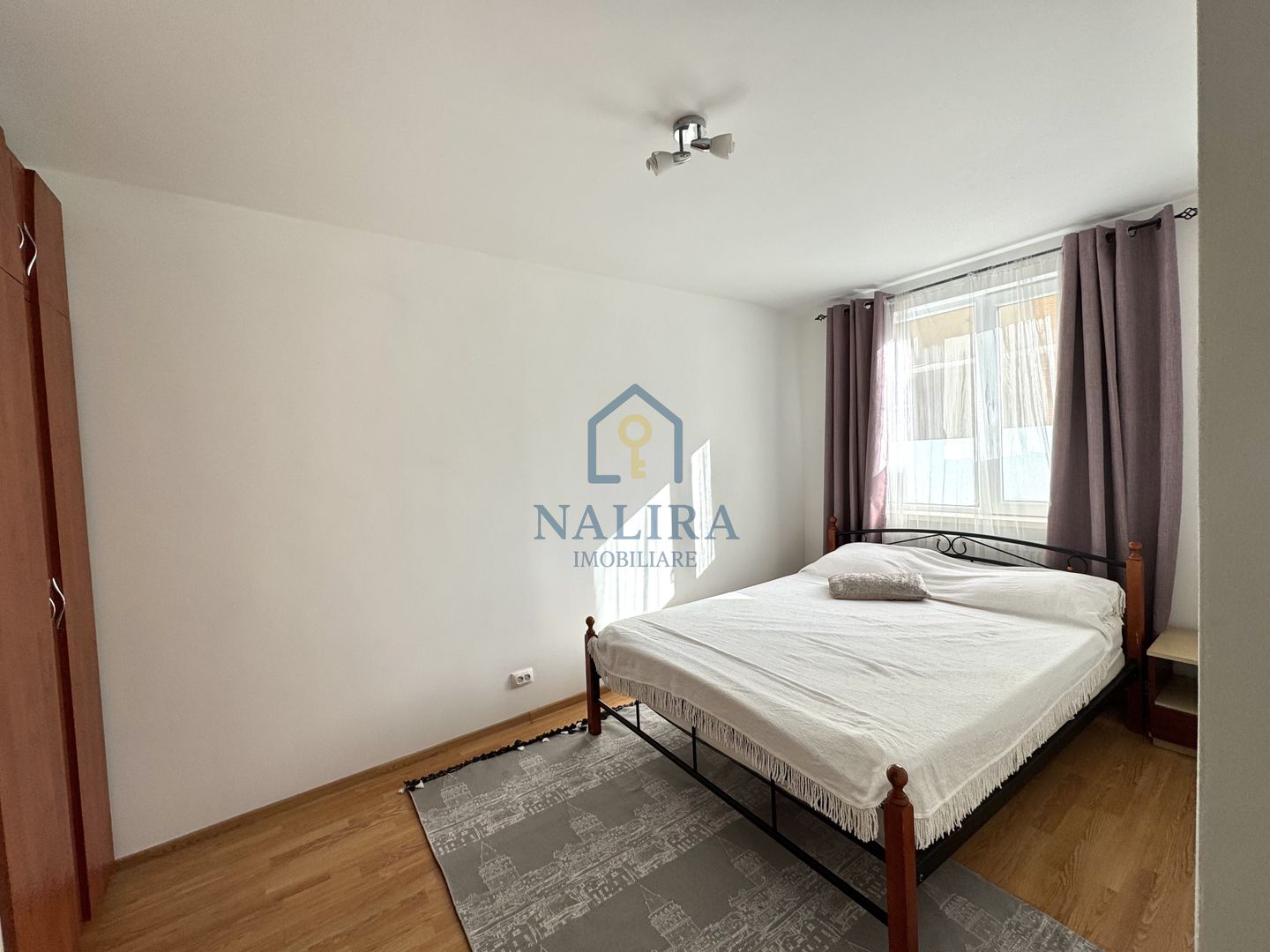 De vanzare apartament 3 camere Cosbuc parter de vanzare — Central - Poză 1