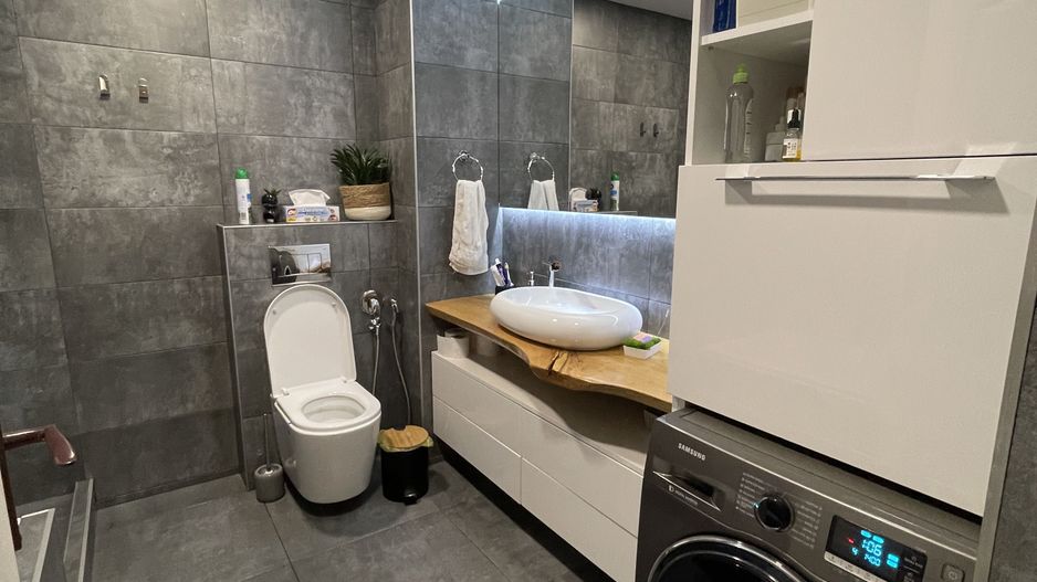 Casa S+P+E+M | 605 mp utili | 10 camere | 3 bucatarii | 4 bai | 3 terase | Garaj - Poză 16