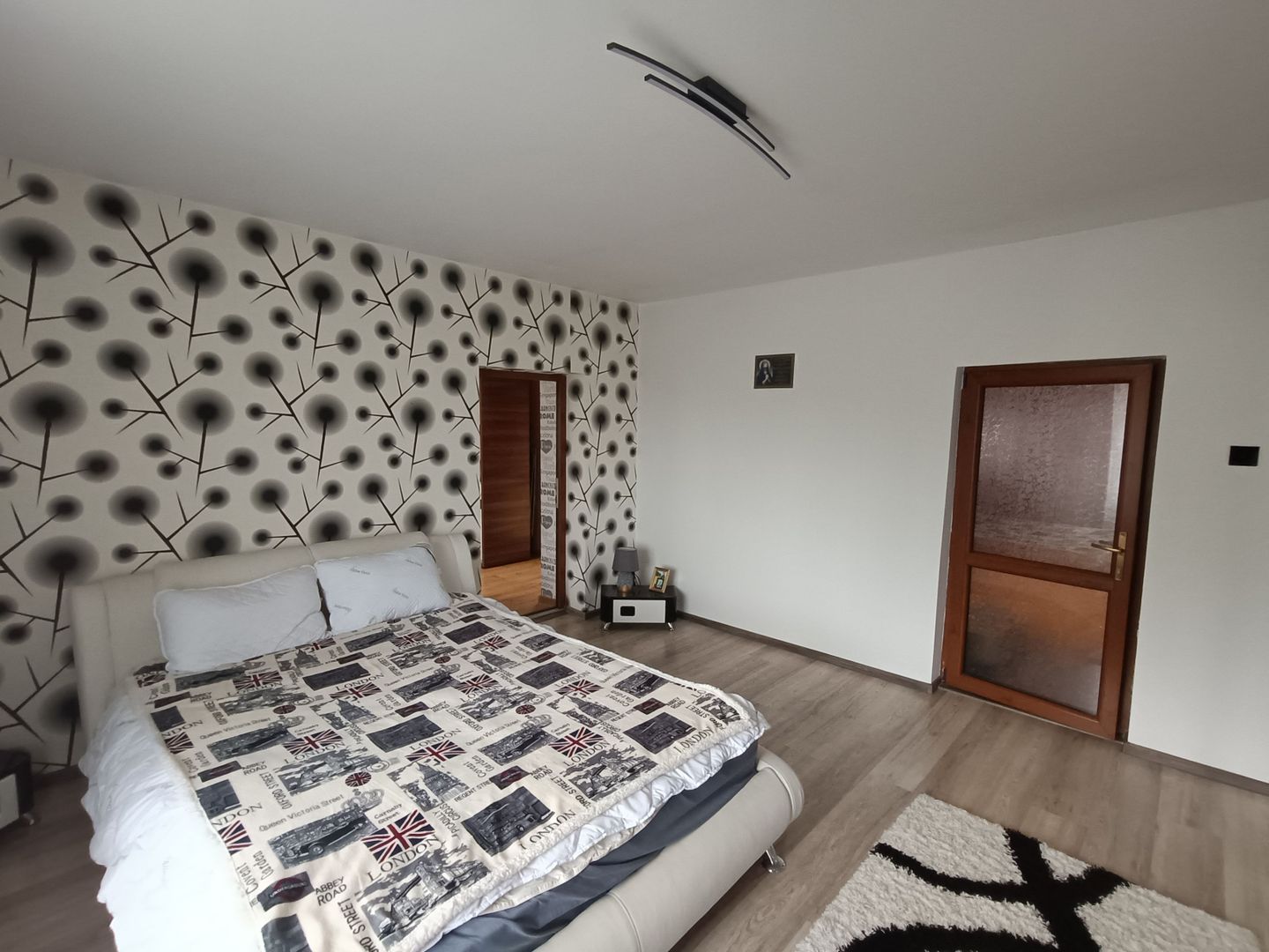 Casa cu 3 camere, 150 mpu, mobilata, utilata, garaj, curte, Ampoita - Poză 11