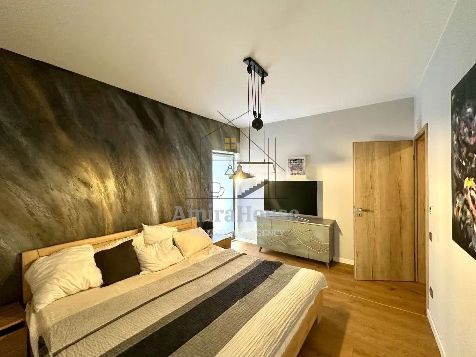 Apartament 3 camere in imobil tip vila, 79 mp, garaj, curte comuna, Gruia - Poză 6