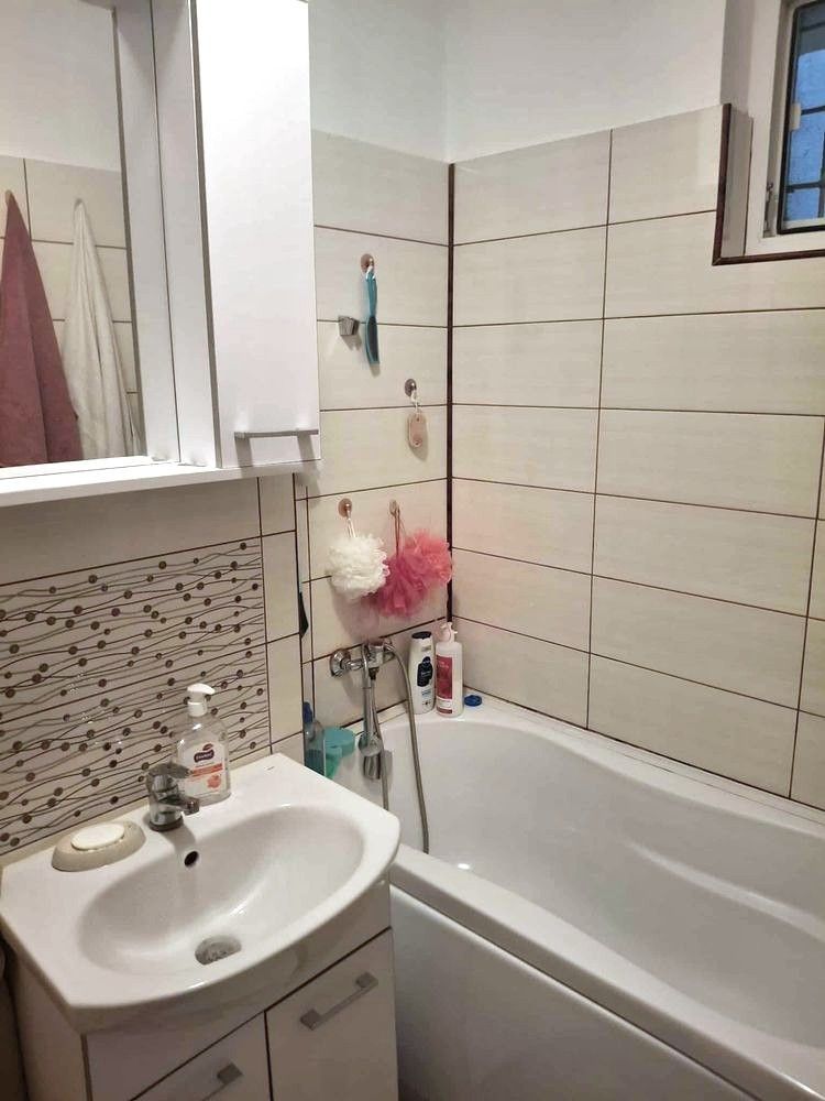 Închiriez Apartament cu 3 camere, centrala proprie, prima închiriere, lângă Obor - Poză 3