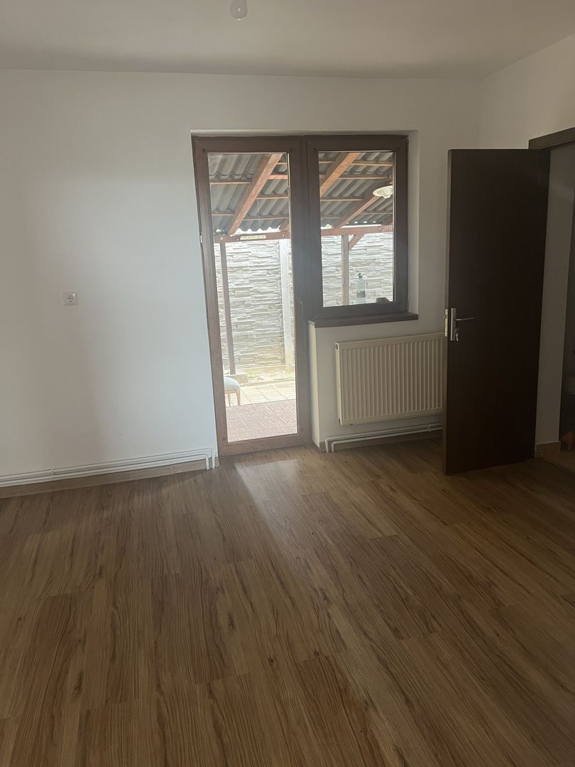 CASA DE VANZARE IN CARTIERUL PRIMAVERII -GIARMATA MARE - Poză 11