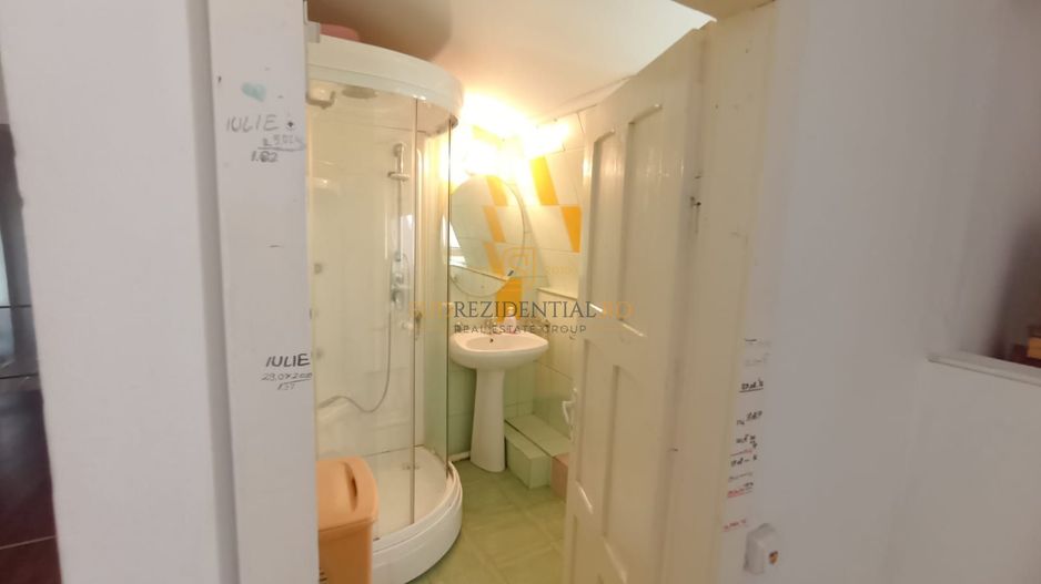 Casa spatioasa cu 7 camere, zona Bd. Brancoveanu, acces facil metrou - Poză 17