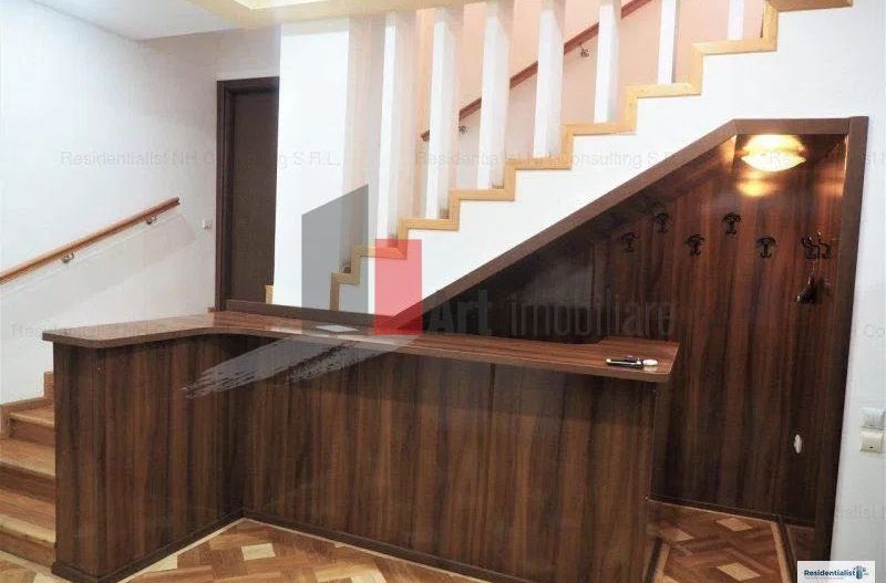 Vilă ultracentrală cu 6 camere – ideală pentru birouri sau activități comerciale - Poză 1