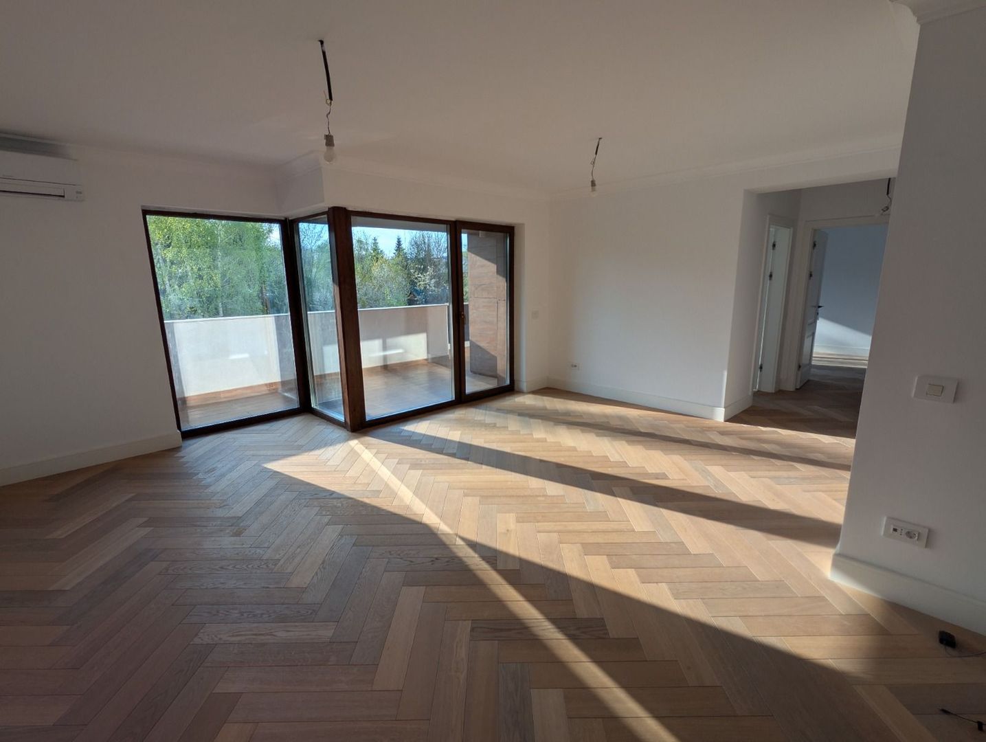 Extraordinar Apartament 2 Camere Baneasa - Poză 3