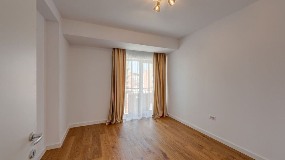 Vila Otopeni central, 222 mp cu gradina - Poză 17