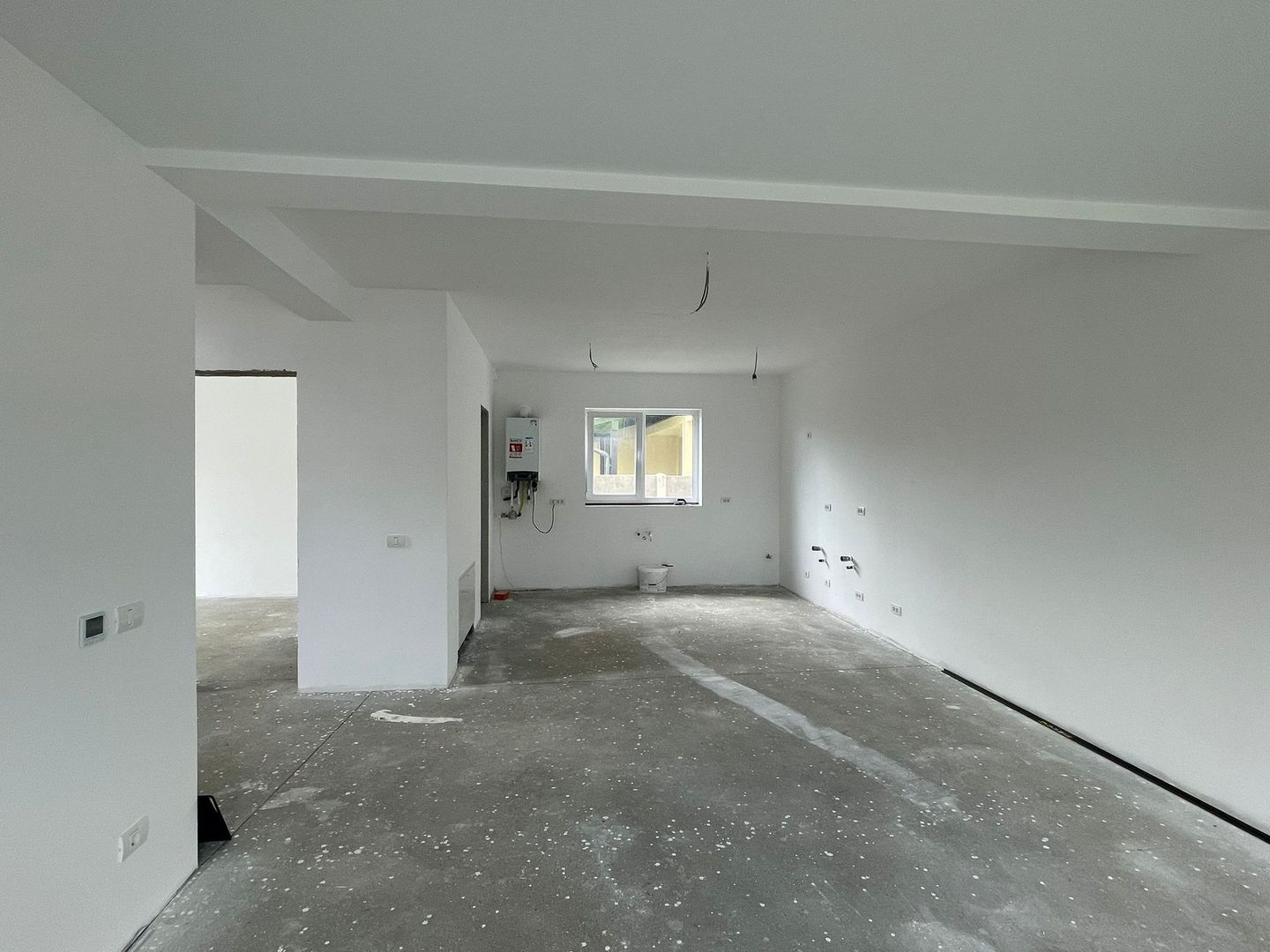 Duplex spațios cu teren generos-Moșnița Nouă - Poză 3