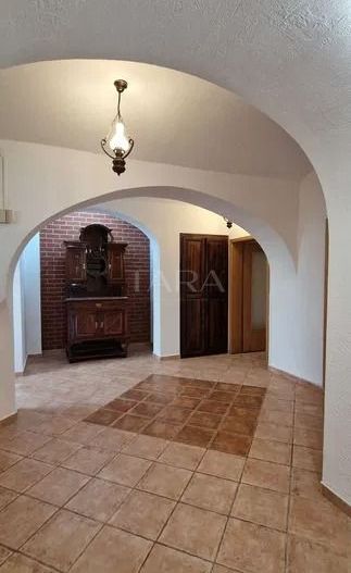 Apartament de vanzare cu 3 camere in Gruia - Poză 1