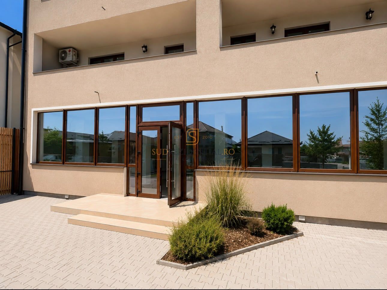 Spațiu Comercial 75 mp + terasa 17 mp, Parter, Bragadiru - Poză 1