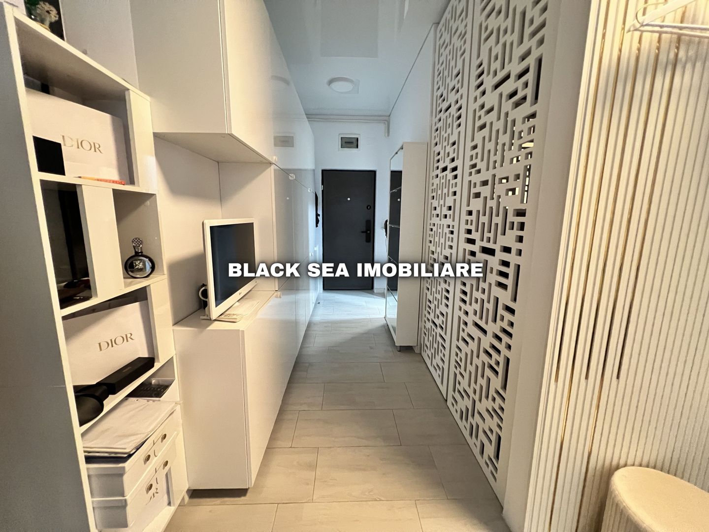 Garsoniera ultramoderna cu terasa si loc de parcare  - Termen Lung - Poză 5