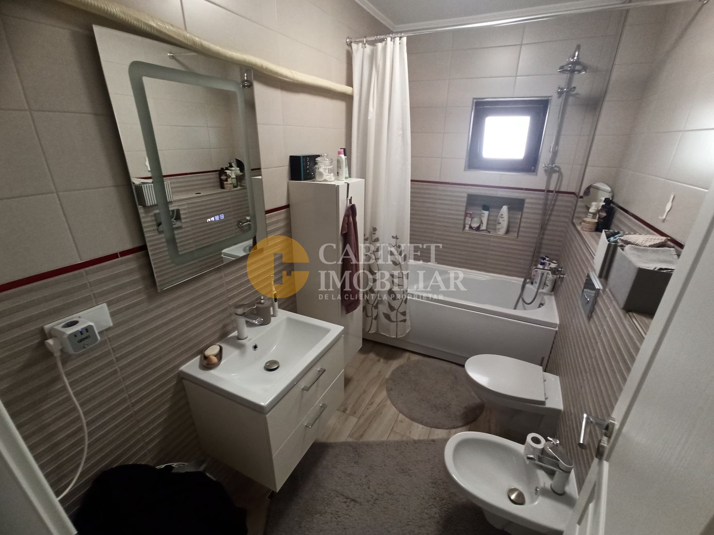 2 CAMERE DECOMANDAT - ETAJ 1 - LOC DE PARCARE - VALEA LUPULUI - Poză 8