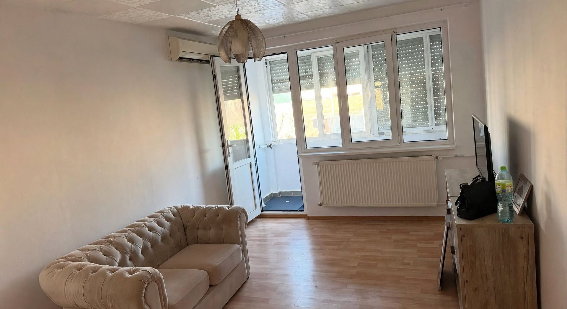 Vanzare Apartament 2 camere, 50 mp, decomandat – la 10 m de Metrou Raul Doamnei - Poză 2