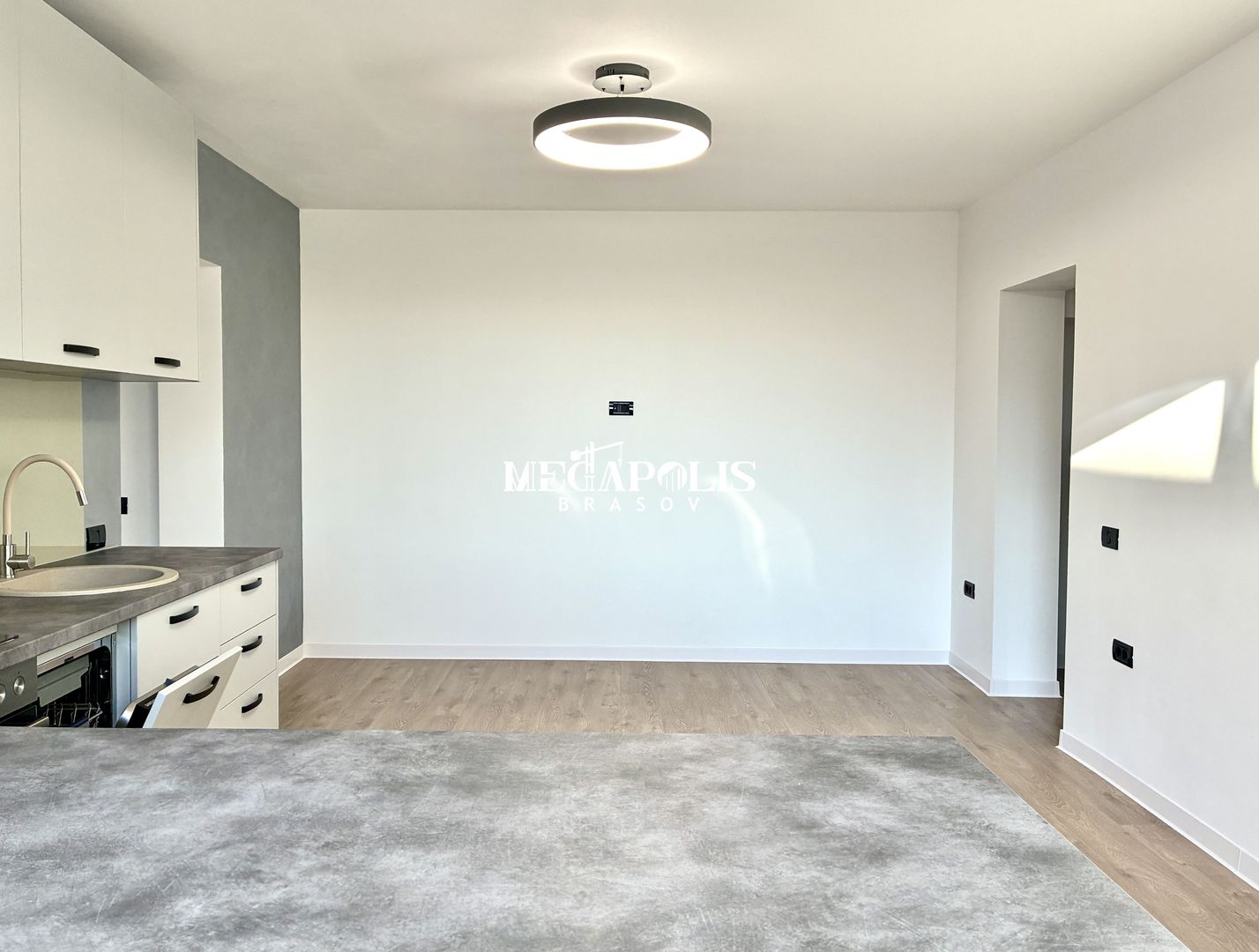 3 Camere / Tractorul / Renovat / Credit - Poză 2