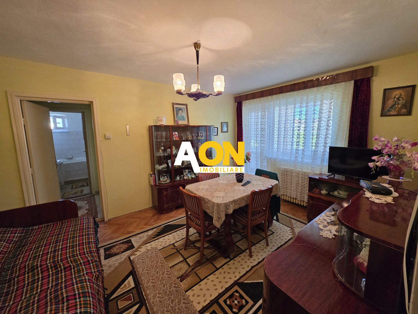 Apartament 2 camere, semidecomandat, zona Closca - Poză 2