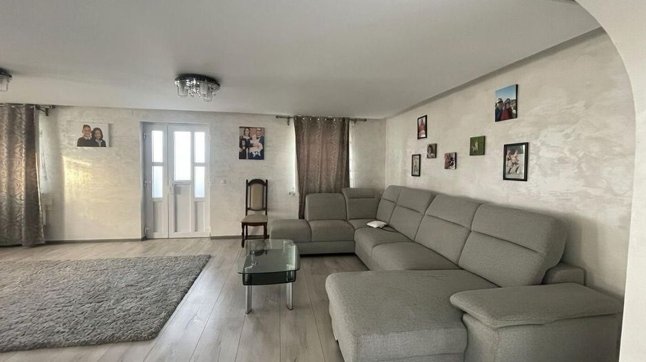 🏡 Casă modernă cu 15 ari teren | Zonă liniștită | Vicov de Sus - Poză 2