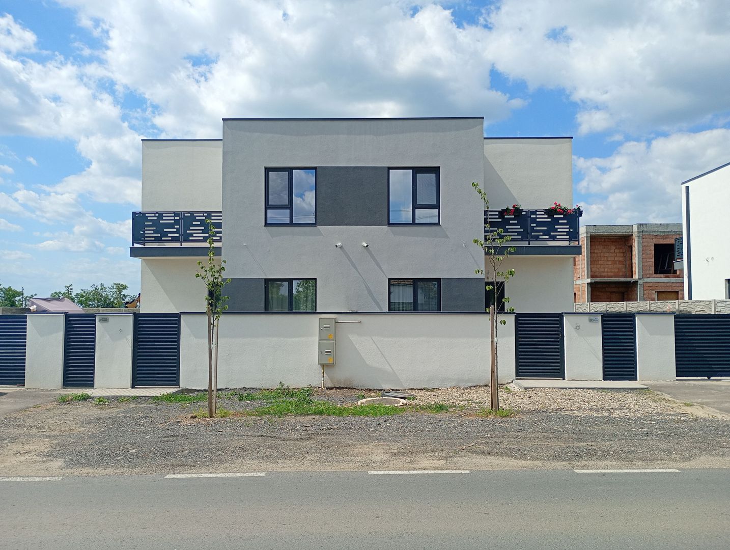 Sanandrei,Duplex P+E, Drum Asfaltat, Proiect Modern. - Poză 1