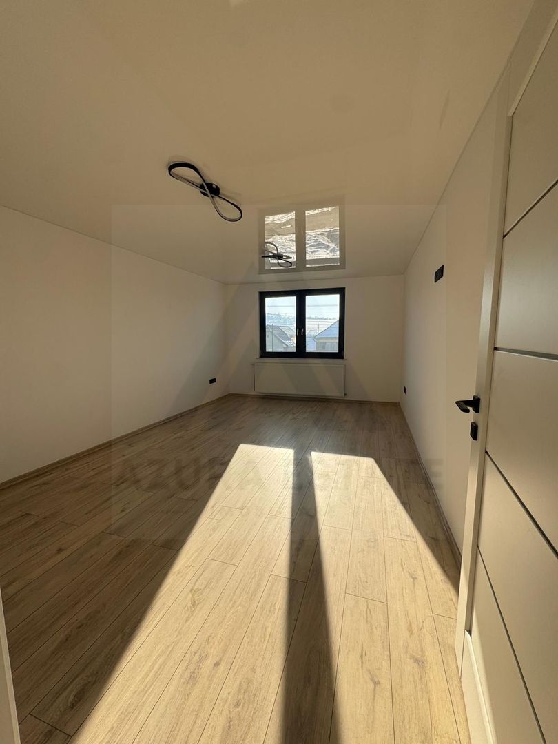 Casa moderna constructie noua 195 mp utili si 100 mp curte Sura Mare - Poză 10