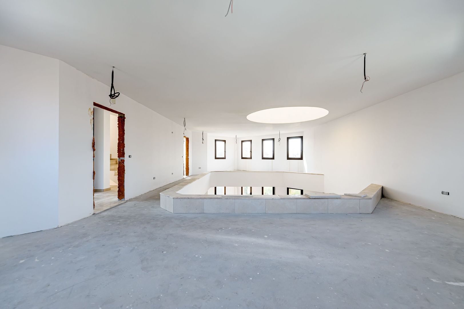 Clădire comercială în zona Grădiște. - Poză 13