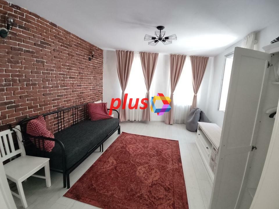 Proprietar - casa 5 camere singur in curte zona Brasovechi Crisan - Poză 1