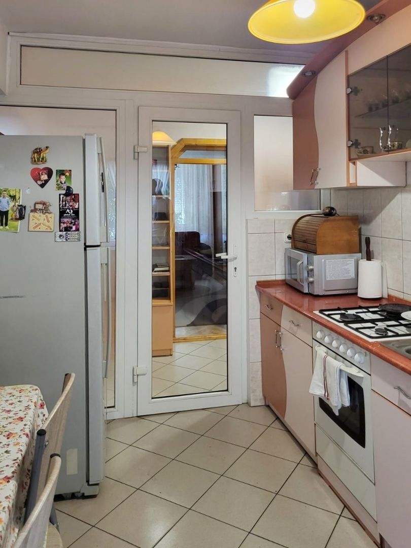 Apart. 3 camere etaj 1, aproape de Complexul Velenta, Oradea – VANZARE - Poză 10