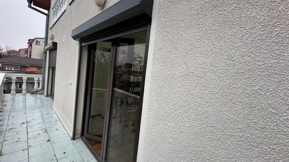 Cladire pretabila spațiu birouri/ clinica - Poză 19