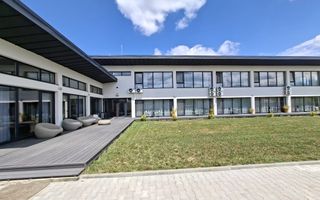 Pensiune 600 mp an 2023 si casa 130 mp teren 4600 mp zona V. Avrigului - Poză 9