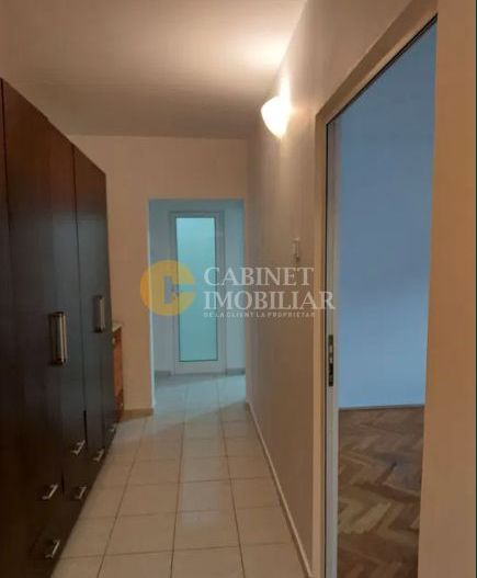 Etaj intermediar, 3 camere decomandat zona Alexandru cel Bun - Poză 4