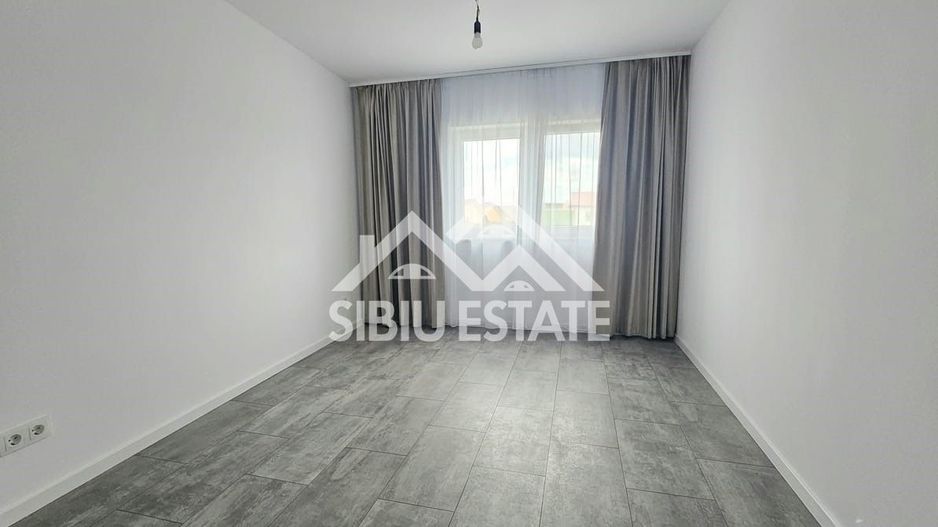Casa individuala 5 camere, dormitor la parter - Poză 7