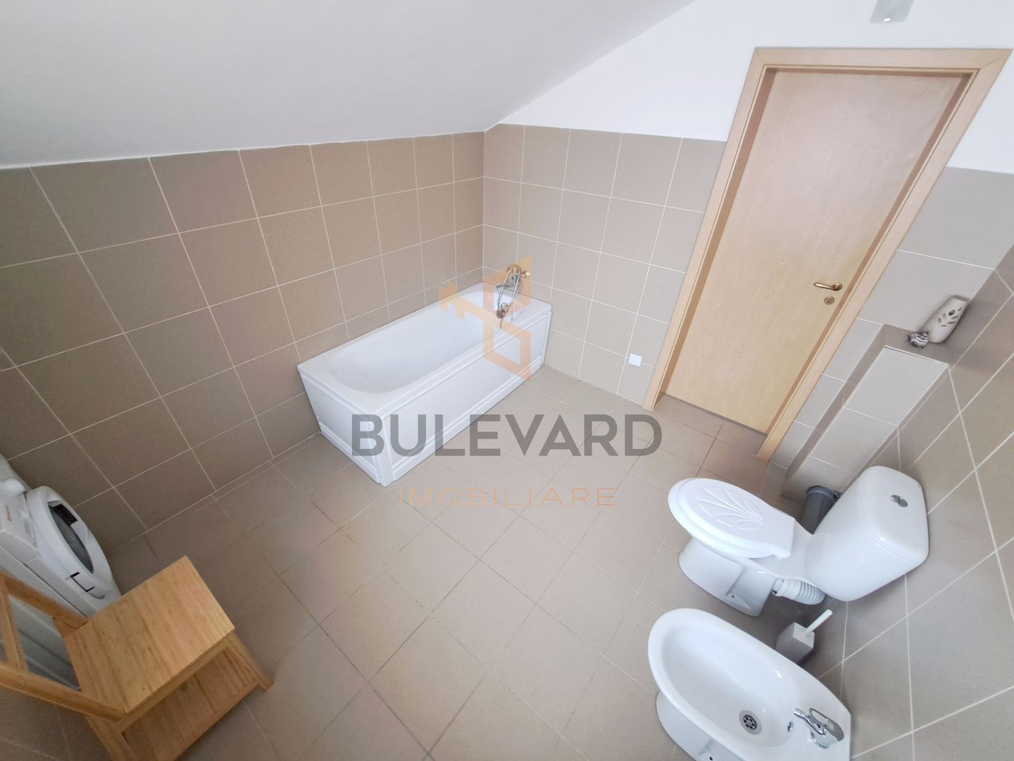 Apartament 4 camere 128 mp utili, centru Floresti - Poză 22