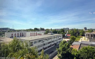 Fizicienilor - Lacramioarei, 3 camere 67 mp, pod 40 mp, modernizat - Poză 12