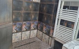 Garsoniera in casa str Iuliu Maniu curte comuna. - Poză 2