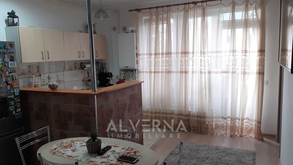 Apartament 3 camere, 57mp, decomandat, parcare, zona Petrom, Baciu - Poză 2