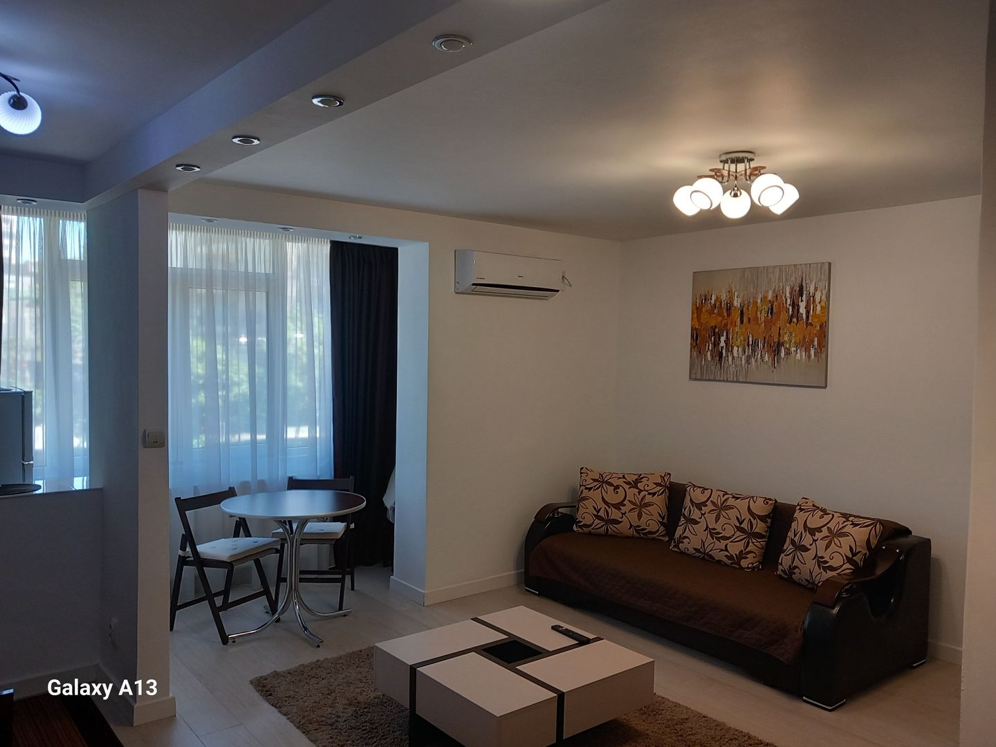 BRASADAS închiriază ap 2 cam etaj 1/8 50mp Piata UNIRII. - Poză 1