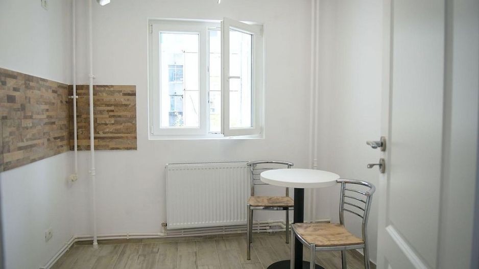 APARTAMENT LUMINOS RECENT RENOVAT ZONA RAHOVA - Poză 5