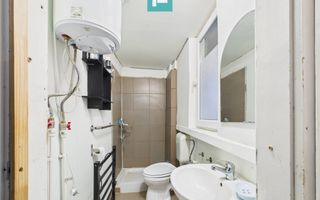 Casă complet renovată în Orțișoara. - Poză 8