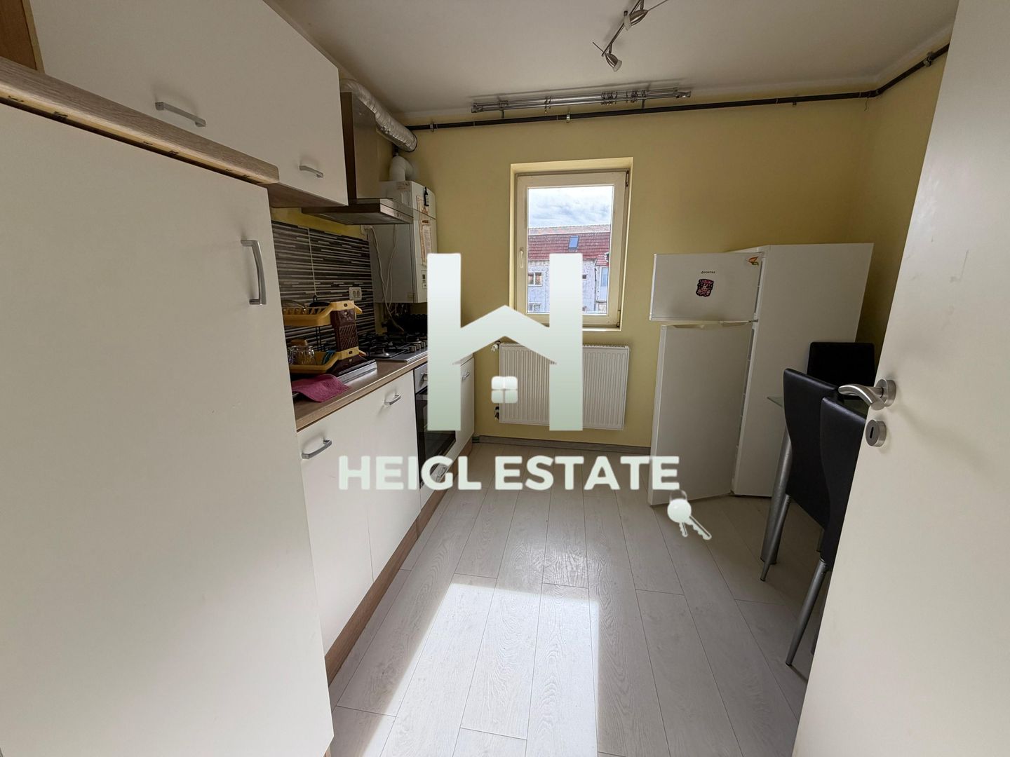 Apartament decomandat cu 3 camere si 2 balcoane in zona Sagului - Poză 4