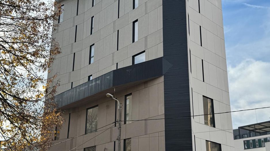 Oportunitate - Spatiu de birouri premium in Cladire Mixta Zona Decebal - Poză 2