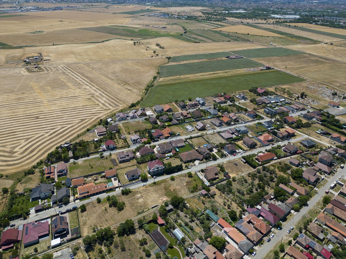 Loc de casă în Sanleani 402 mp - Poză 4