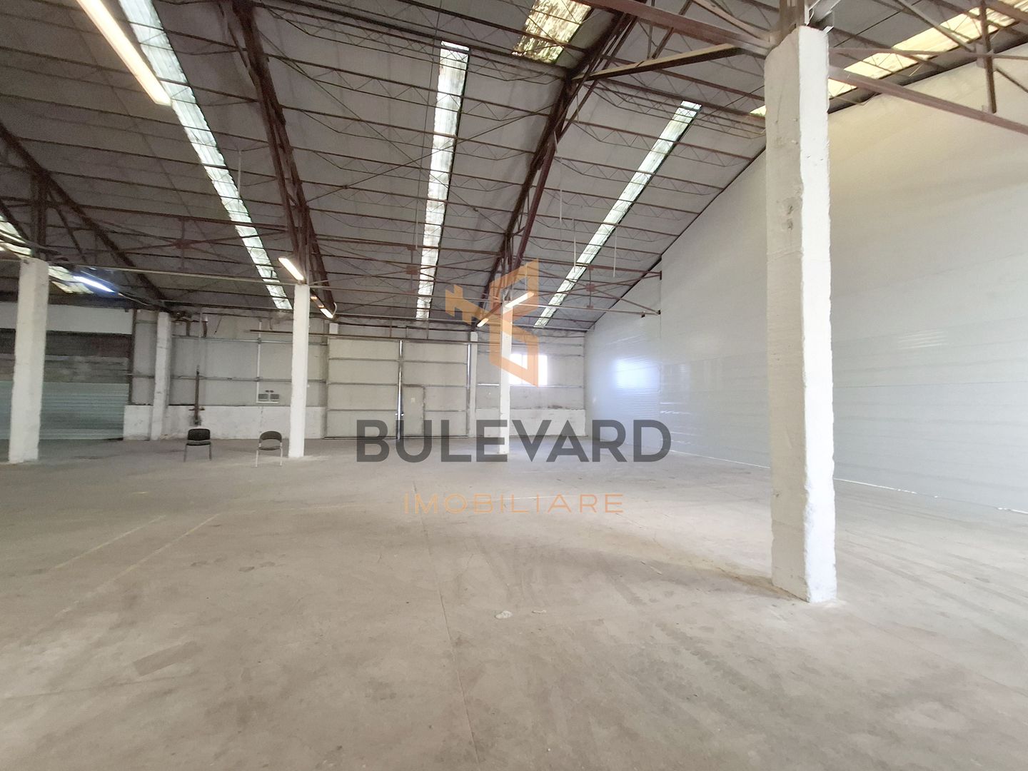 Hala / Spatiu industrial de inchiriat + 30 mp birou +10 parcari - Poză 3