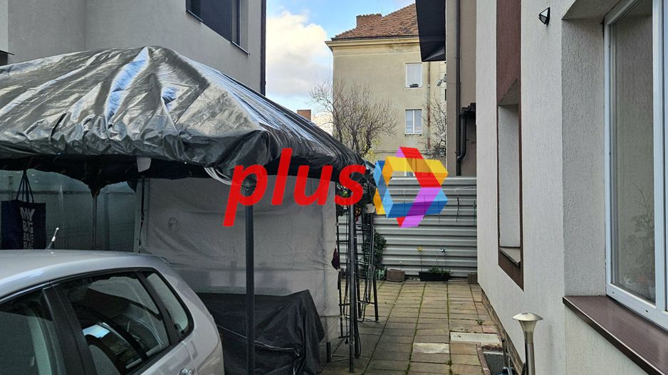 Oportunitate - Apartament cu trei camere in vila, zona Tractorul 70 mp - Poză 24