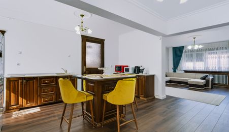 Proprietate Premium cu Teren Generos în Ioșia