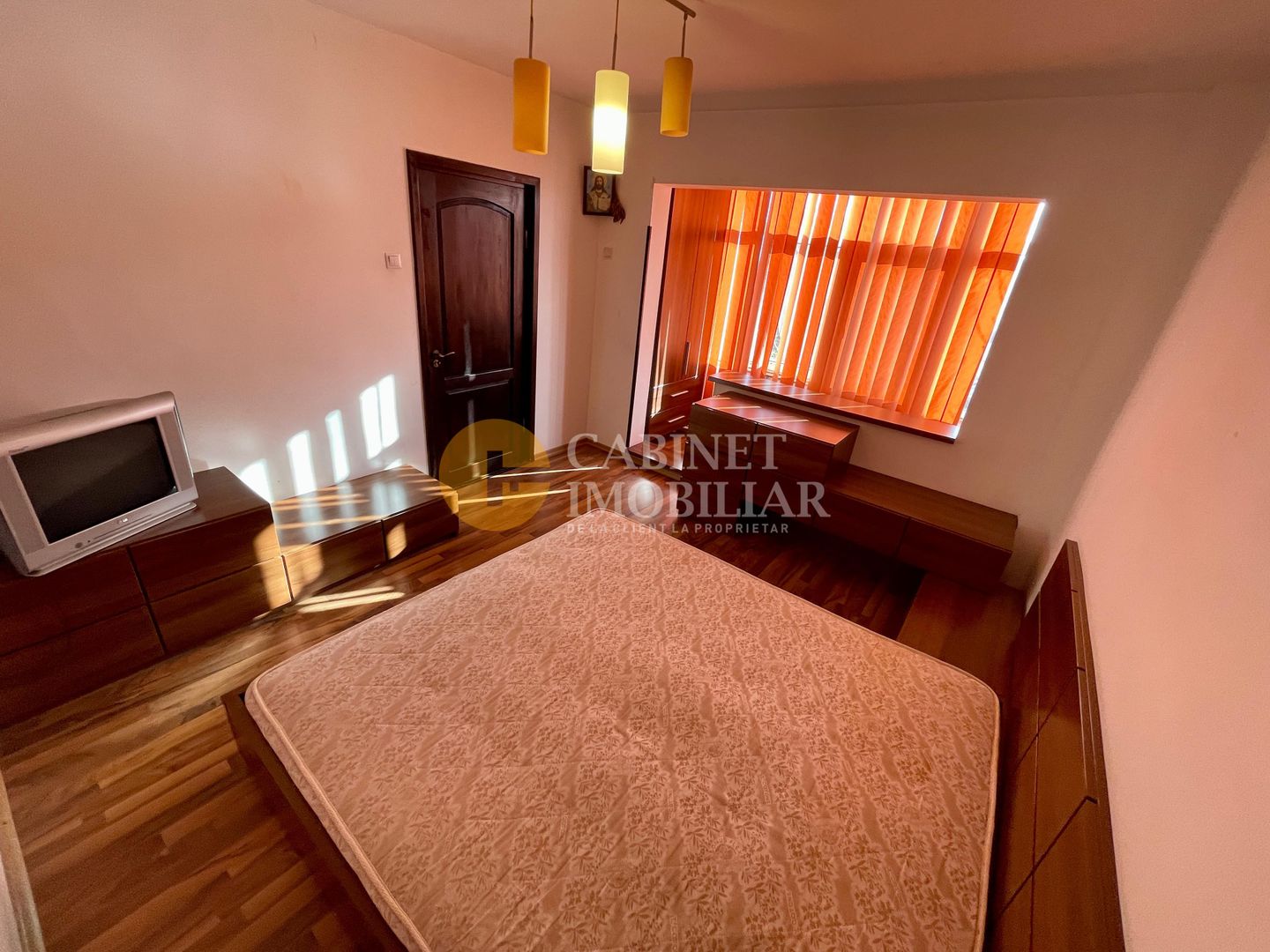 Apartament cu 3 camere - Etaj Intermediar - Fara Risc - Podu Ros - Poză 4