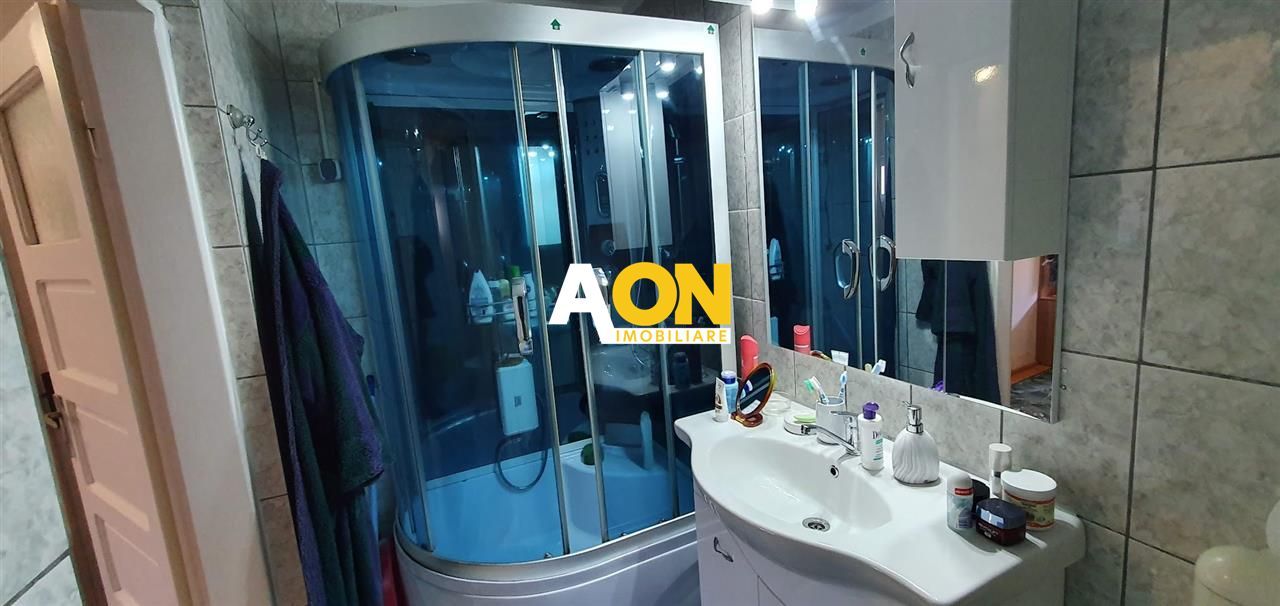 1/2 Duplex 4 camere cu garaj 462 mp teren la asfalt zona Centru - Poză 12