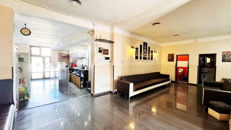 Spațiu Comercial în Boul Roșu,. Ideal pentru Fast Food și Cafenea! - Poză 1